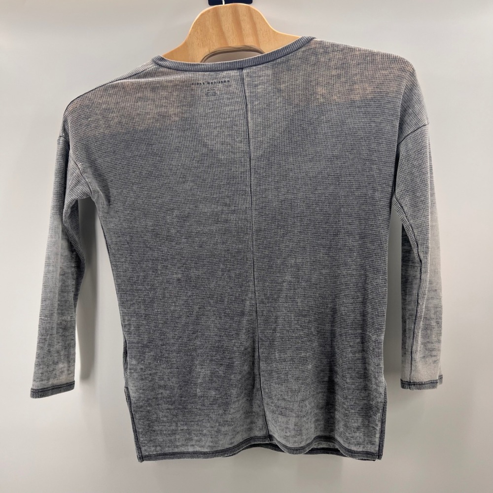 American Eagle Outfitters Women Gray Waffle Knit Henley Shirt Top Size S - Picture 2 of 5